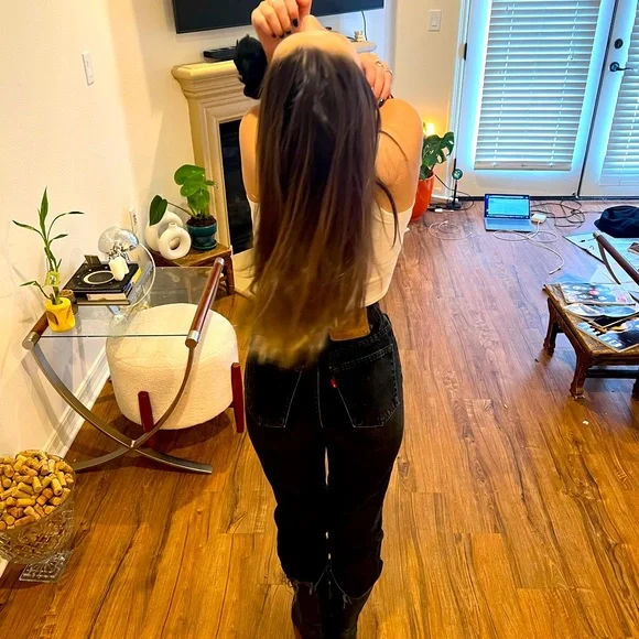 Black Levi’s thrifted - Picture 2 of 6